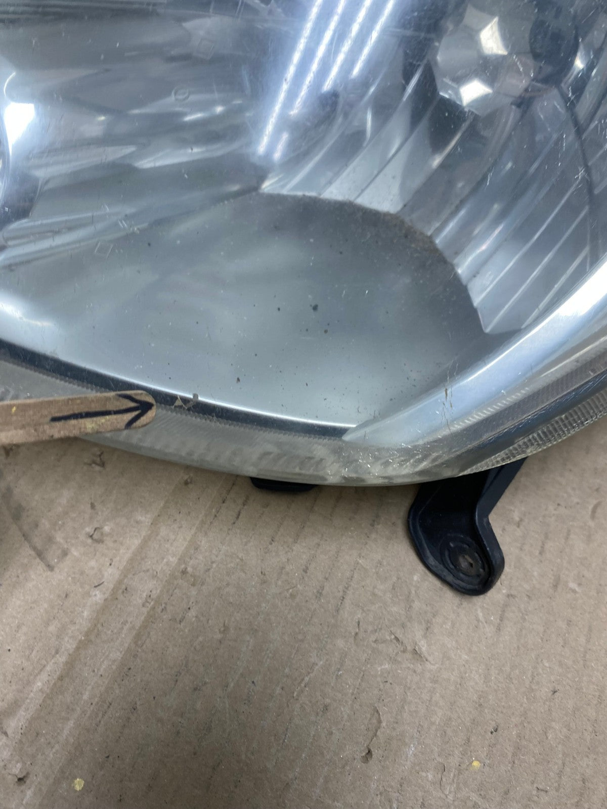 2004 2005 Scion Xa Left Driver LH Side Halogen Headlight AE9506 LK5