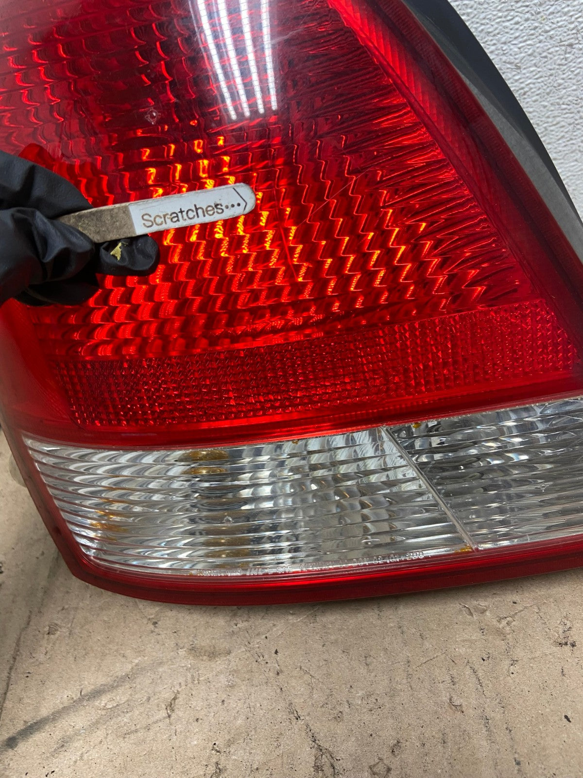 2001-2003 Sedan Hyundai Elantra Left Driver Lh Side Tail Light AG4929 LK3