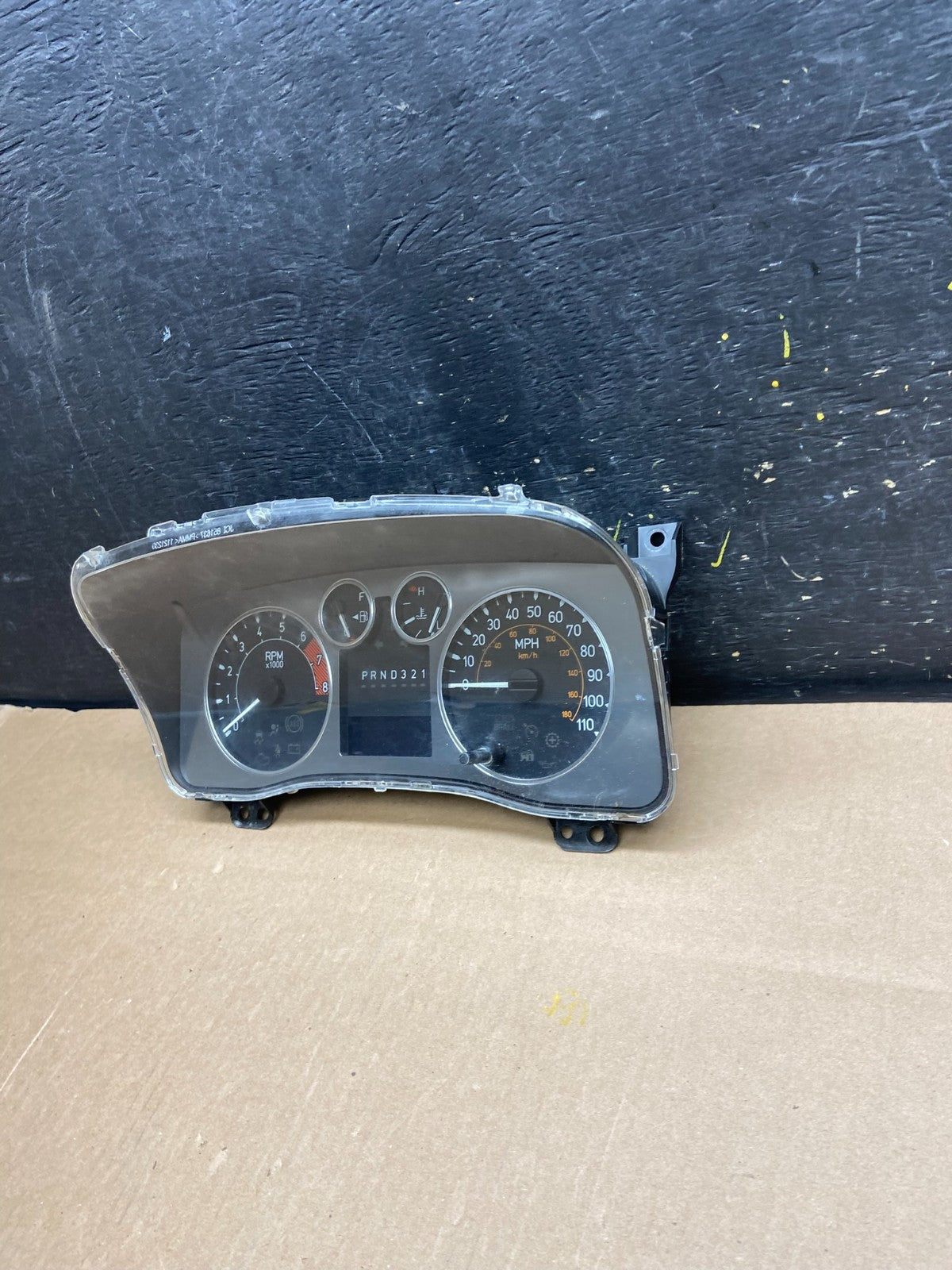 2006 to 2010 Hummer H3 Dash Cluster Gauge Speedometer OEM T4352 DG1