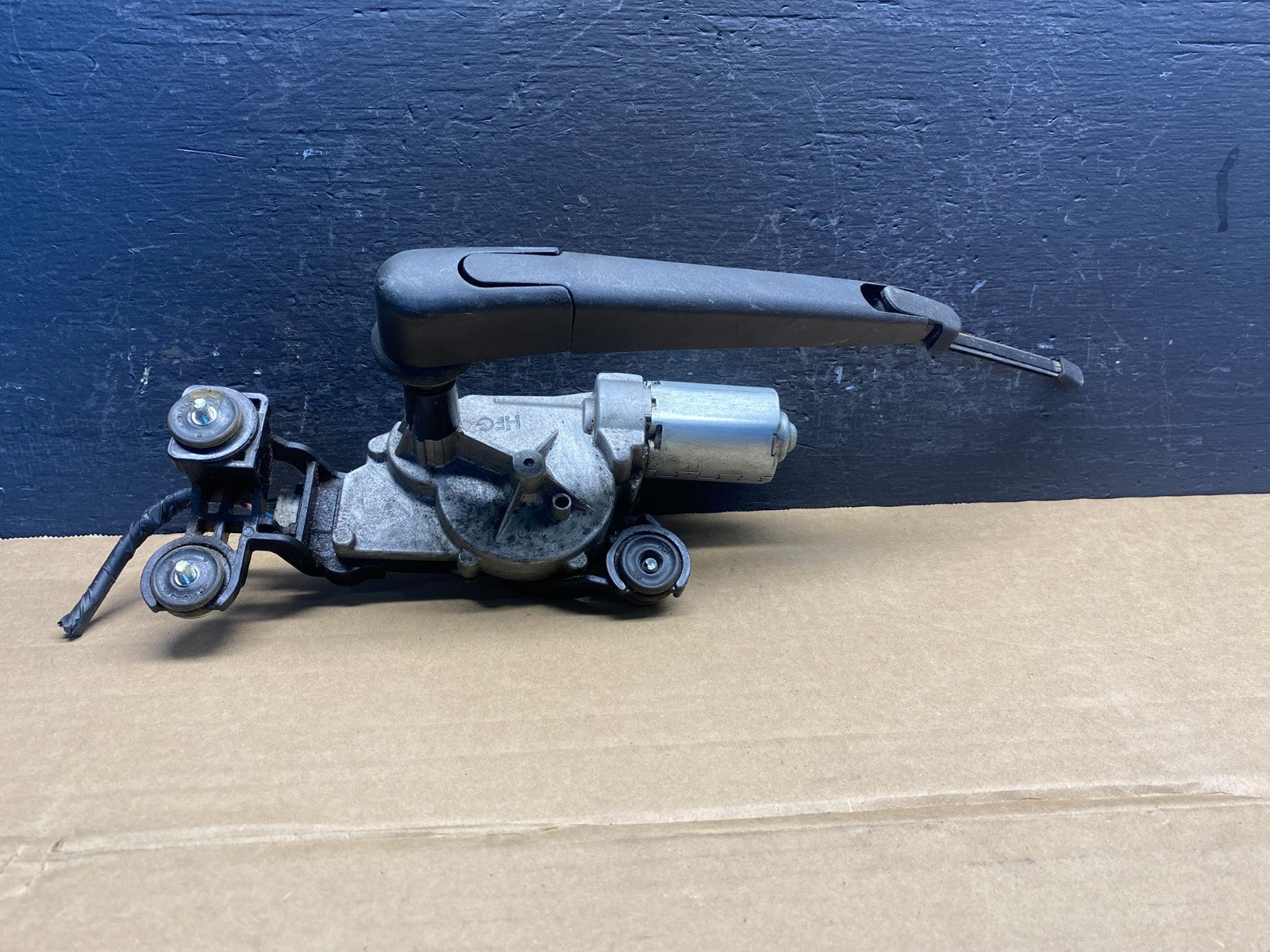 2012 - 2017 Hyundai Veloster Rear Glass Windshield Wiper Motor ad3521 DG0
