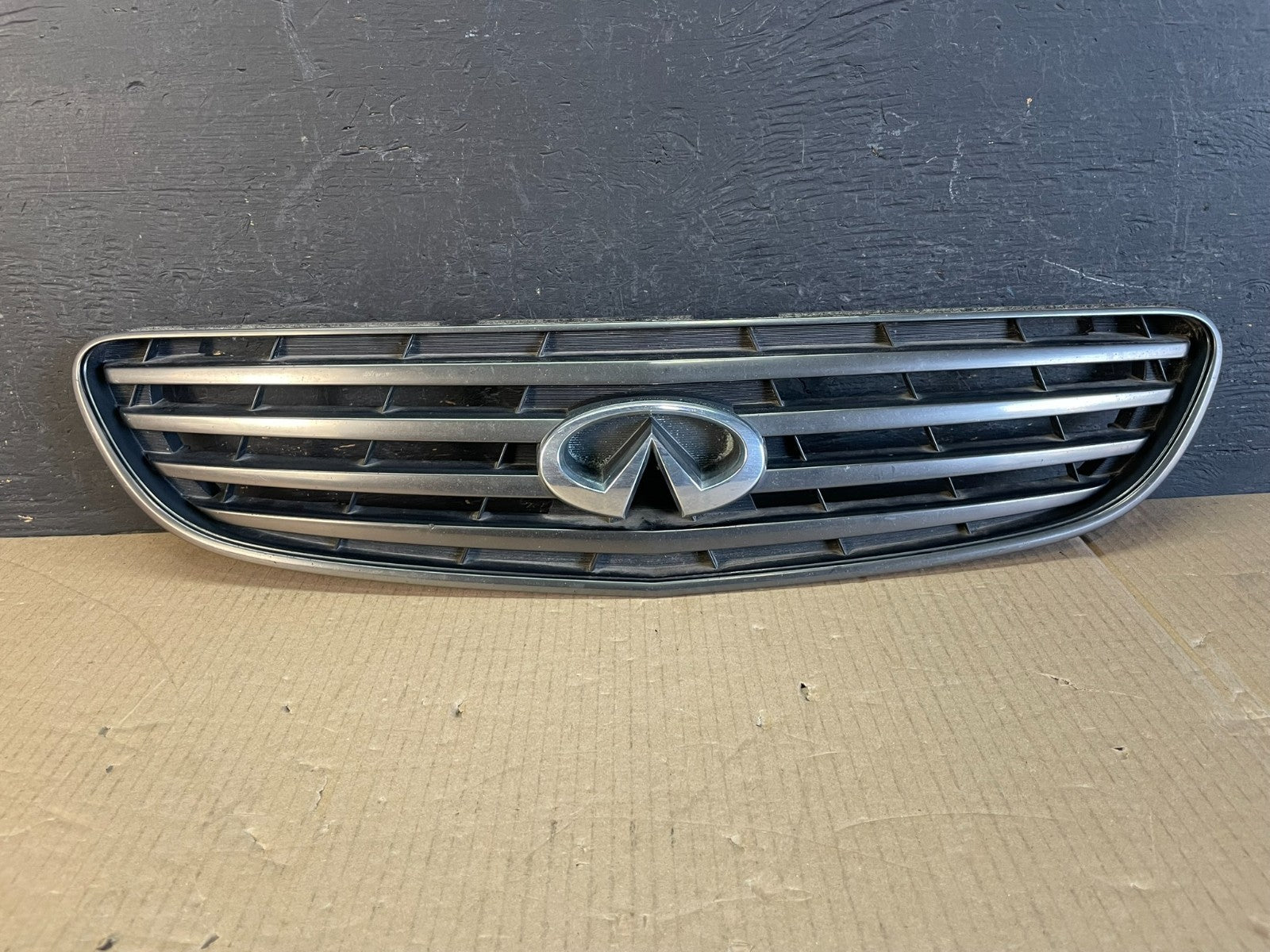 2002 2003 2004 Infiniti I35 Sedan Front Upper Grill Grille ae3727 DG0