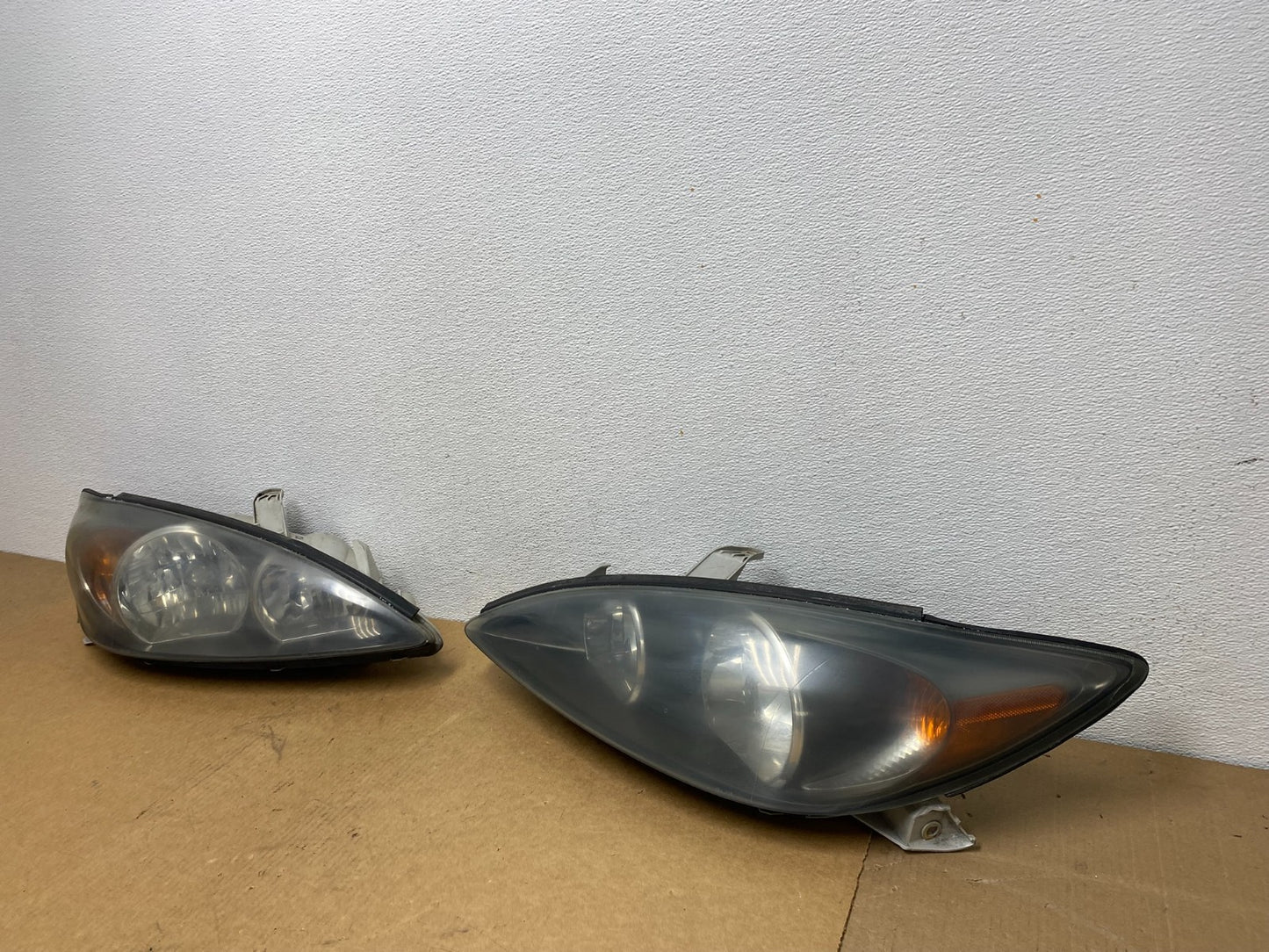 2002 2003 2004 Toyota Camry Left+Right Set Side Halogen Headlights AC1793 DW1