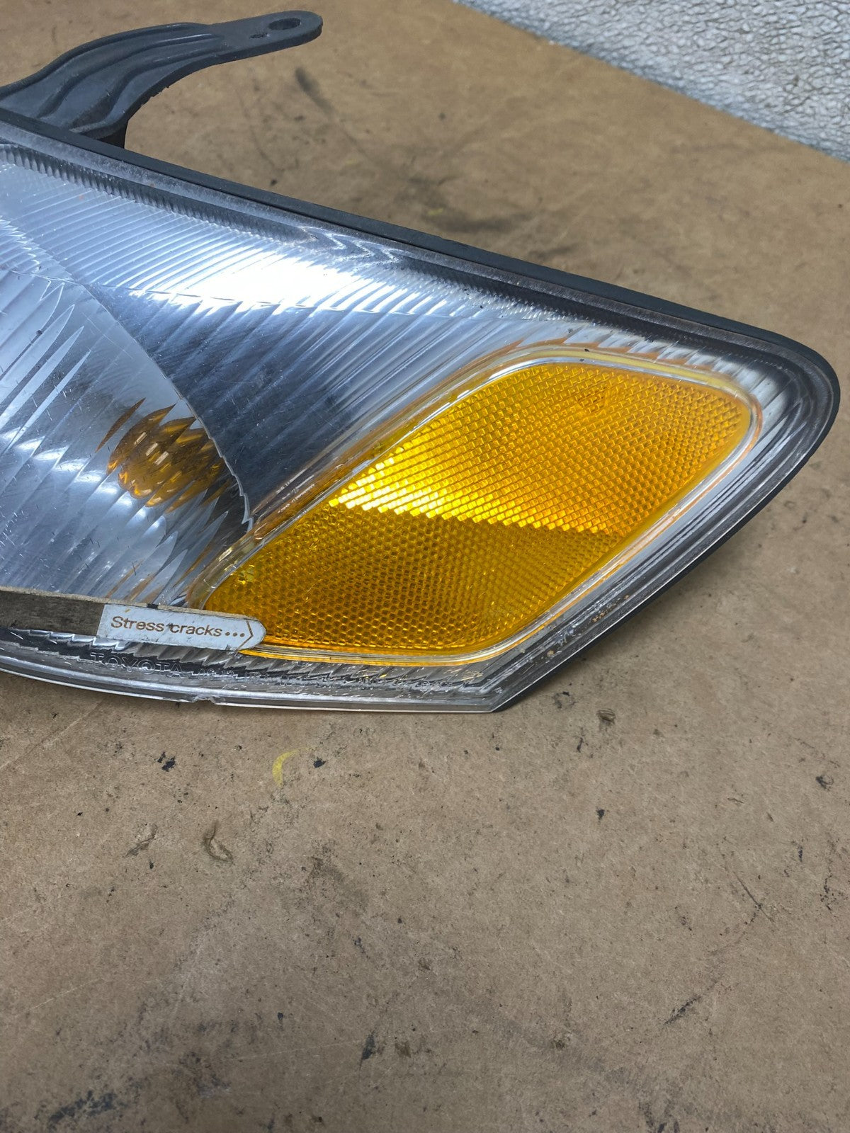 1997 1998 1999 Toyota Camry Left Driver LH Turn Signal X5168 DW4