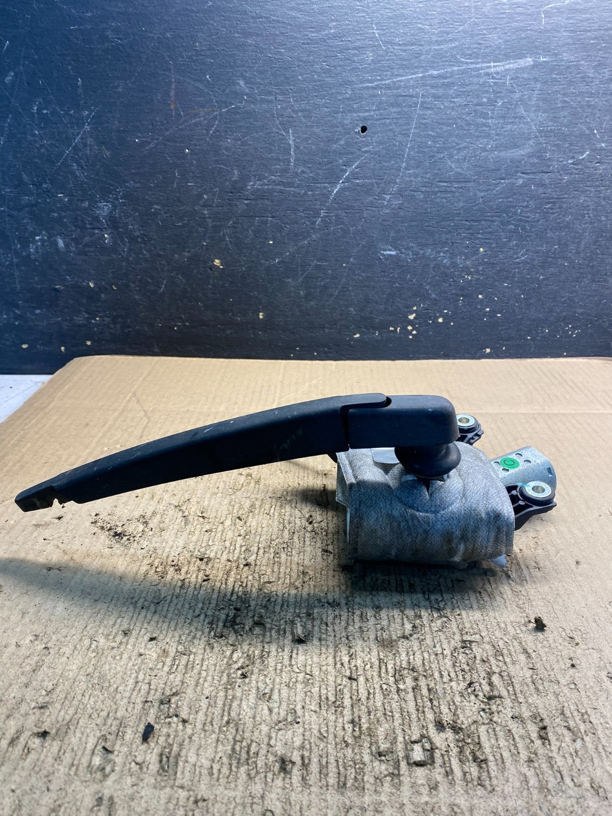2013-2016 Nissan Pathfinder Back Door Rear Wiper Motor Wiper Blade z2473 DG3