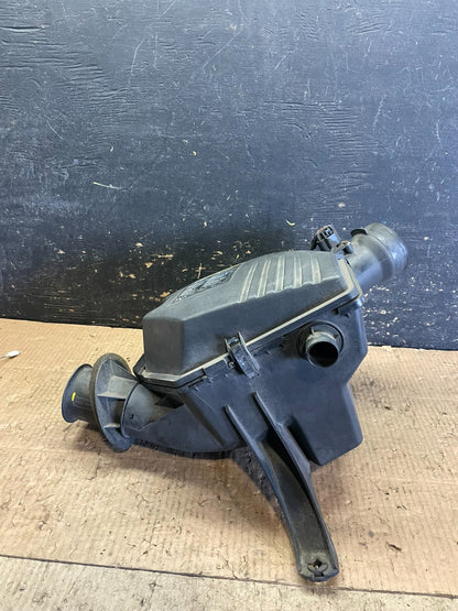2007 Hummer H3 Air Intake Cleaner Filter Housing Box OEM Y6364 DG0