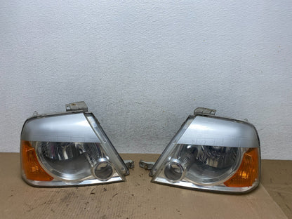 2004 to 2006 Suzuki XL-7 XL7 Left+Right Side Halogen Headlights AE88070