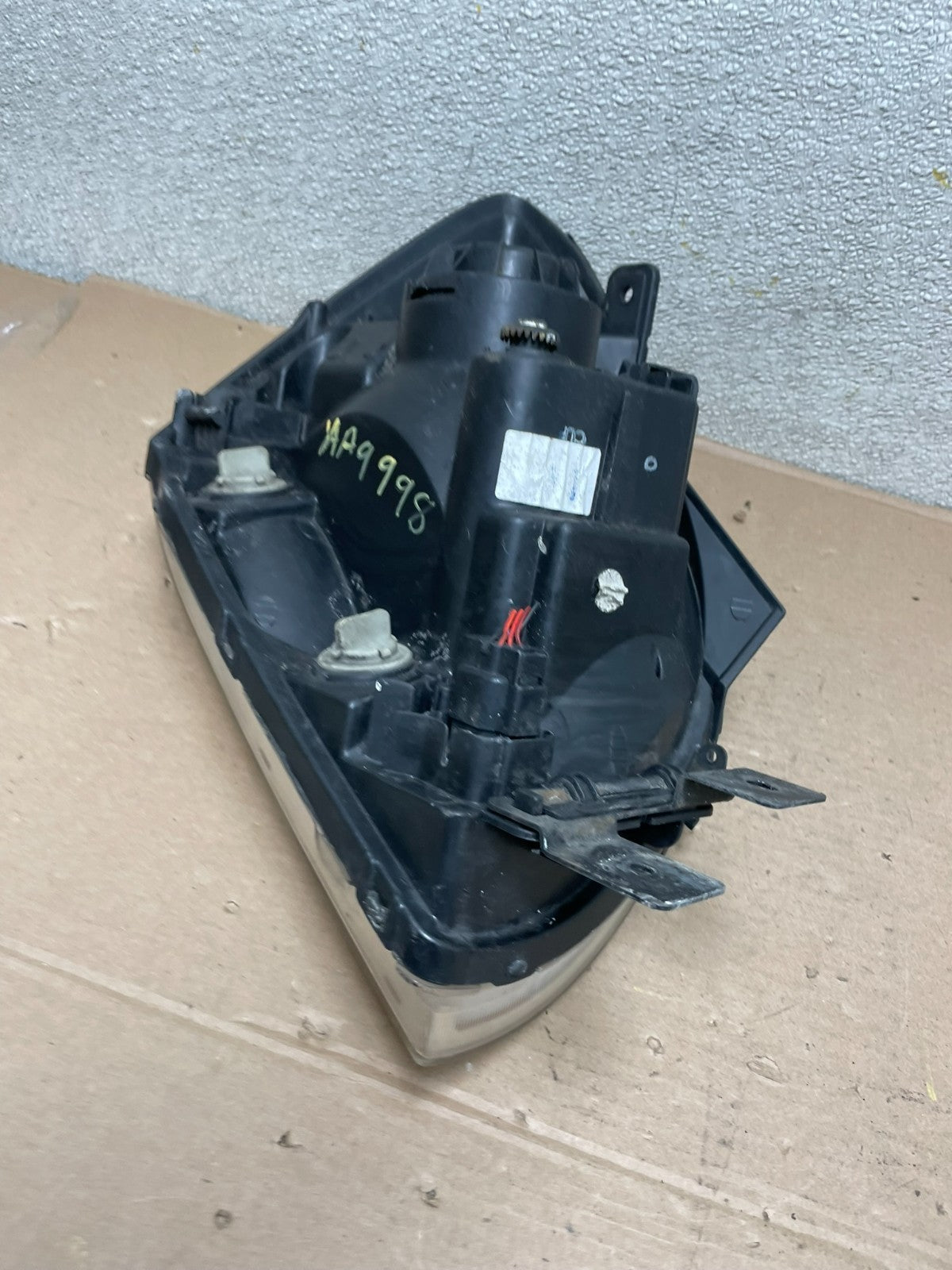 2005 to 2006 Kia Sportage Left Driver LH Halogen Headlight AD1182 DW5