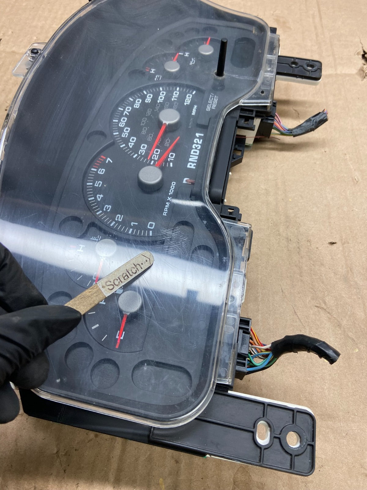 2004 2005 Ford Explorer Speedometer Cluster Gauge Oem Y2474 DG1