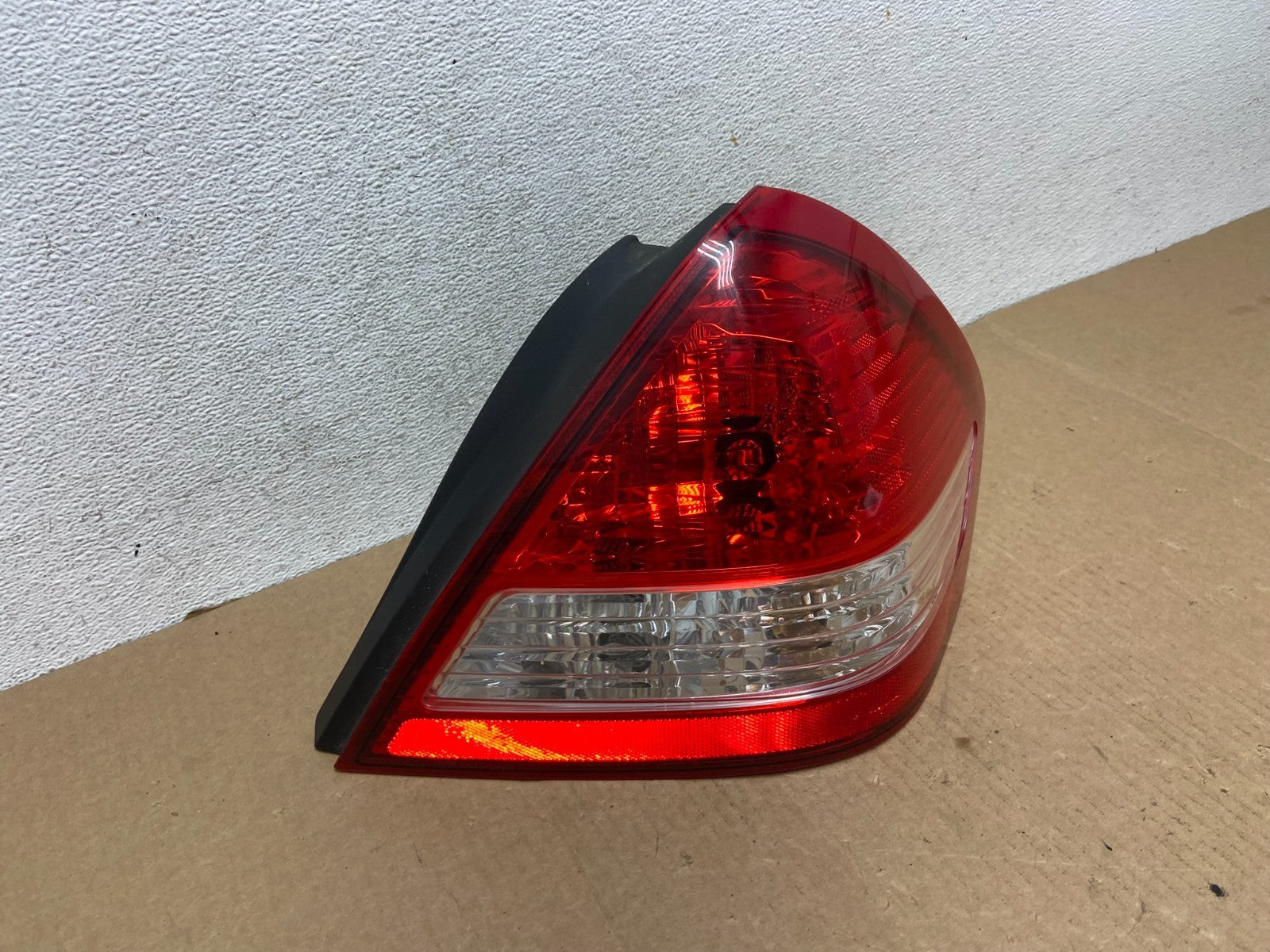2007-2012 Nissan Versa Sedan Right Passenger Rh Side Tail Light AF9581 DW2
