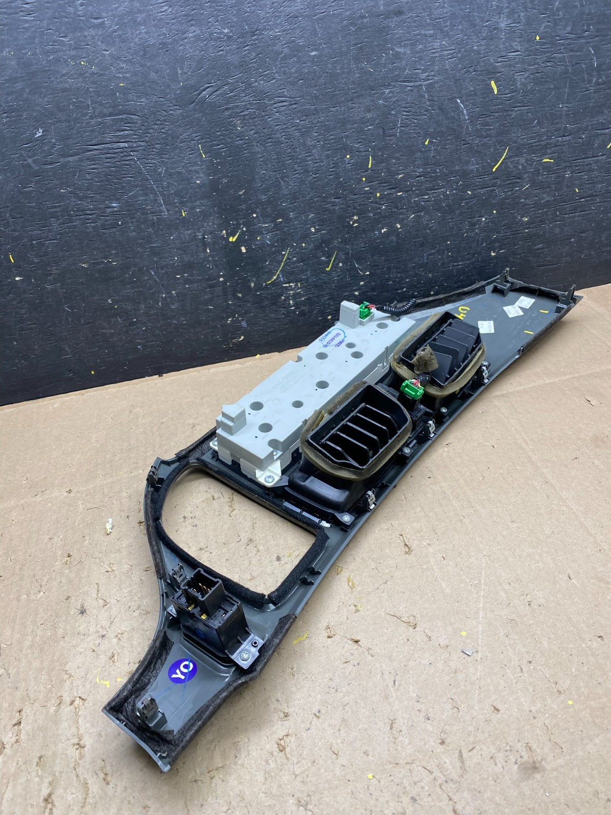 2005 to 2010 Honda Odyssey Radio Climate Control Dash Trim Bezel u4892 DG4
