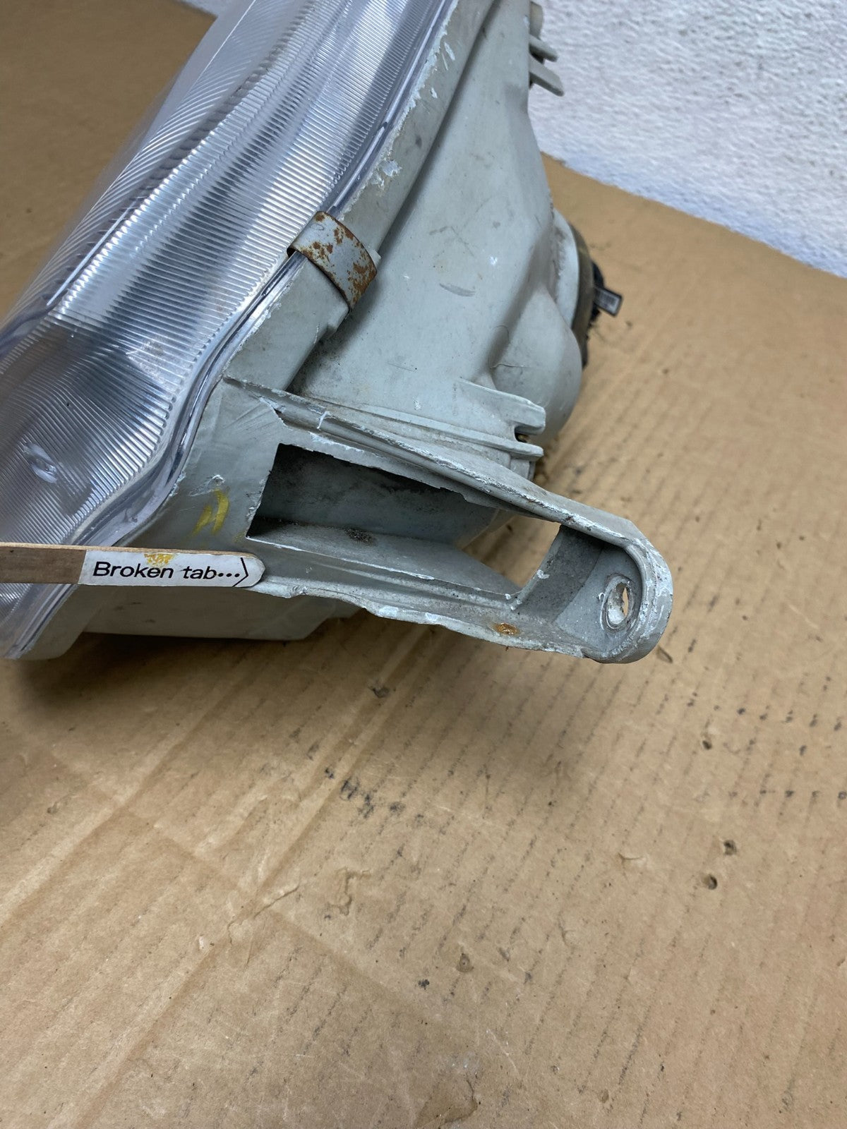 1999-2004 Nissan Pathfinder Right Passenger Side Headlight DEPO AD0856 DW5