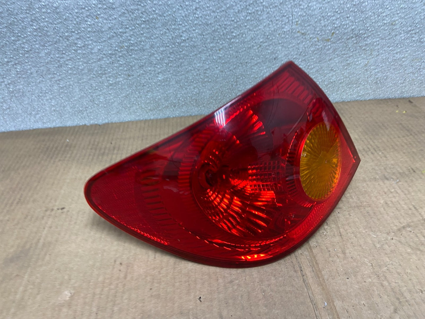 2003 to 2005 Toyota Corolla Left Driver Lh Side Tail Light AA5365 DW2