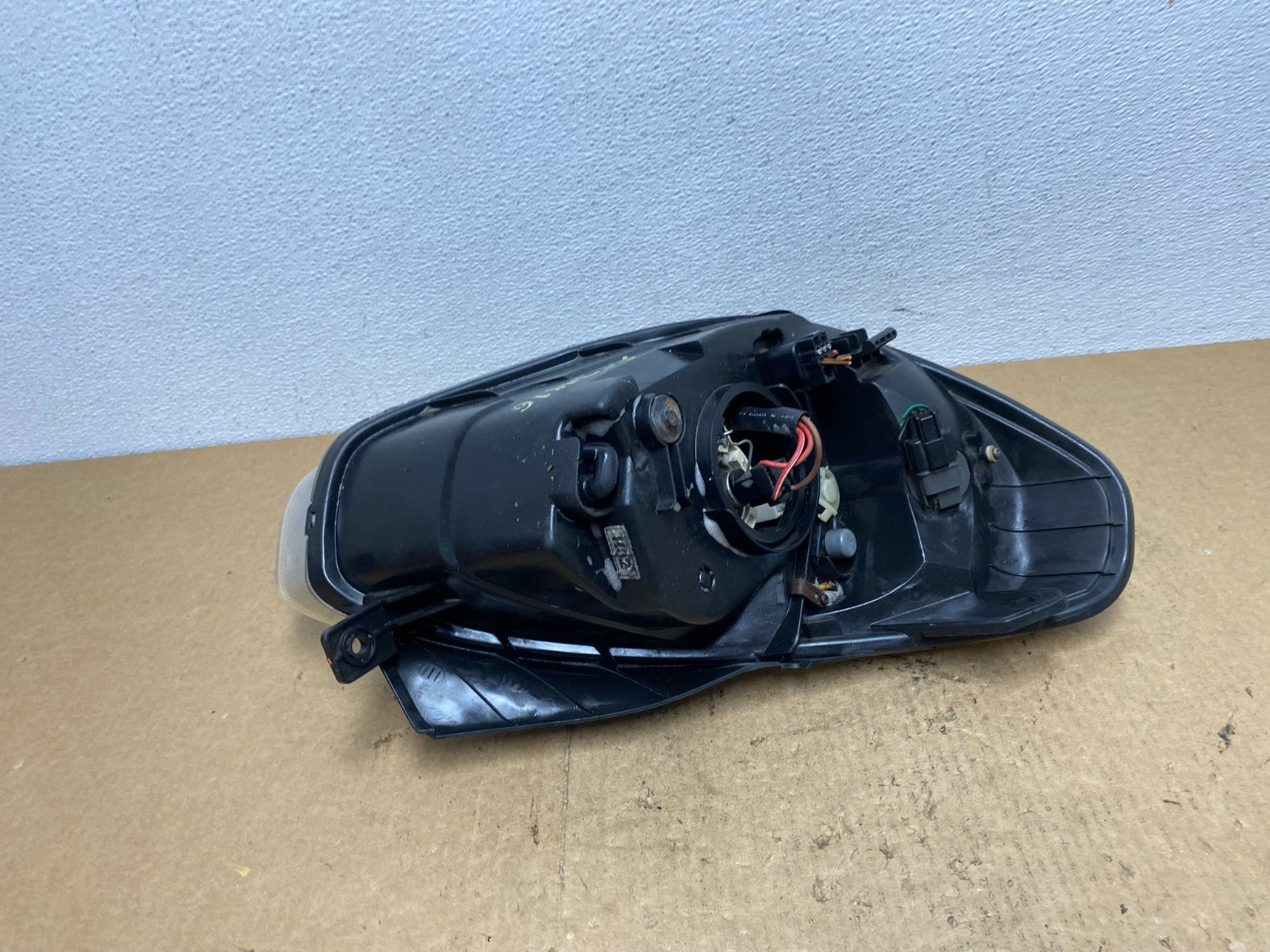 2006 to 2011 Hyundai Accent Sedan Left Driver LH Halogen Headlight AC3416 DW6