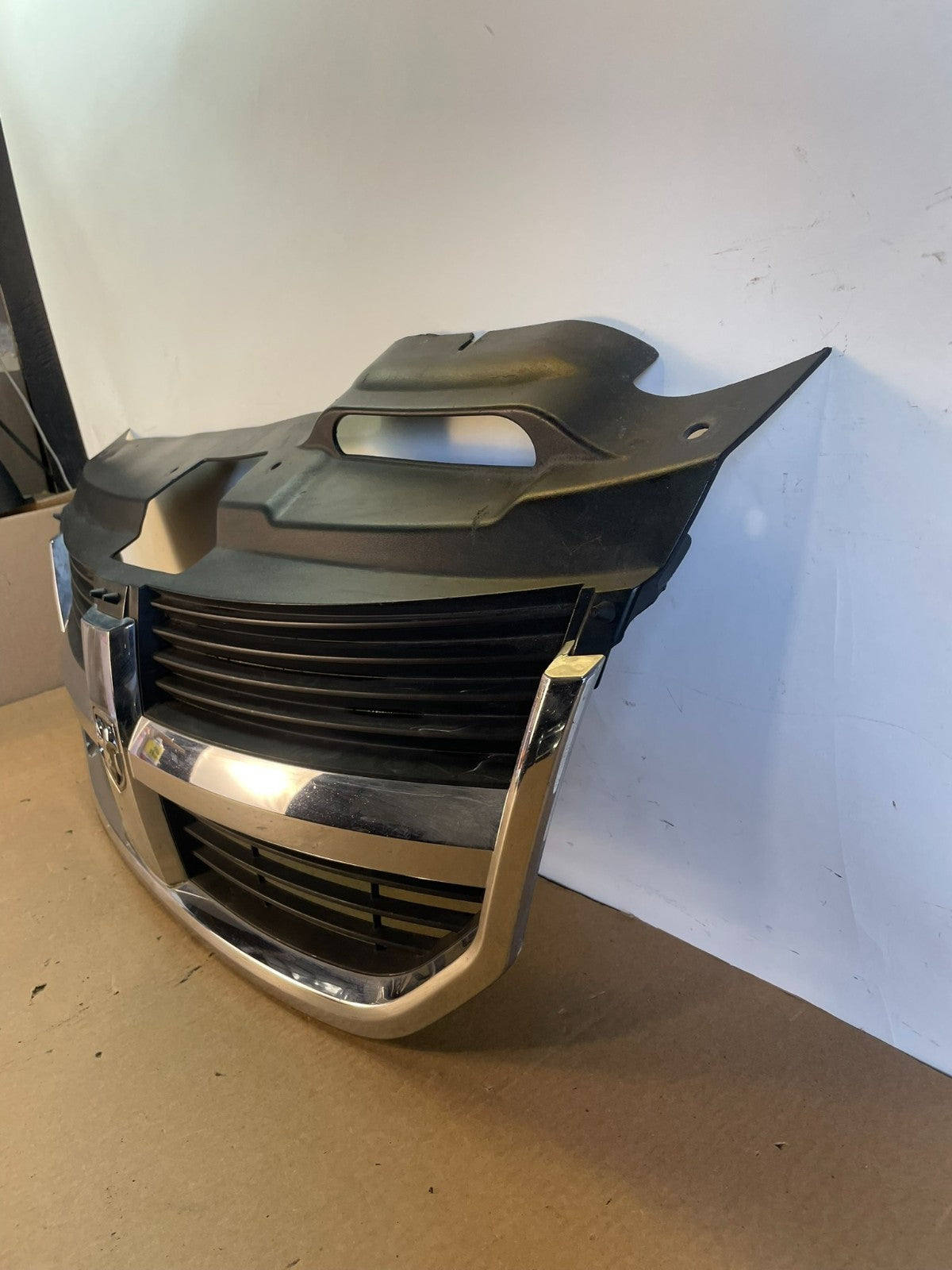 2009 to 2010 Dodge Journey Front Upper Grill Grille AH0365 DG1