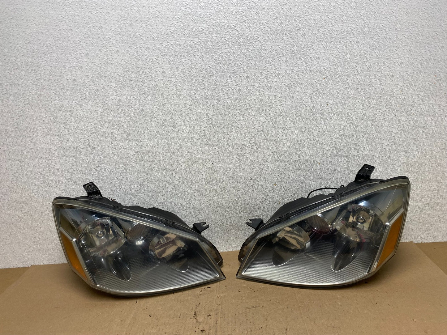 2005 to 2006 Nissan Altima Left+Right Set Halogen Headlights AE6139 DW0