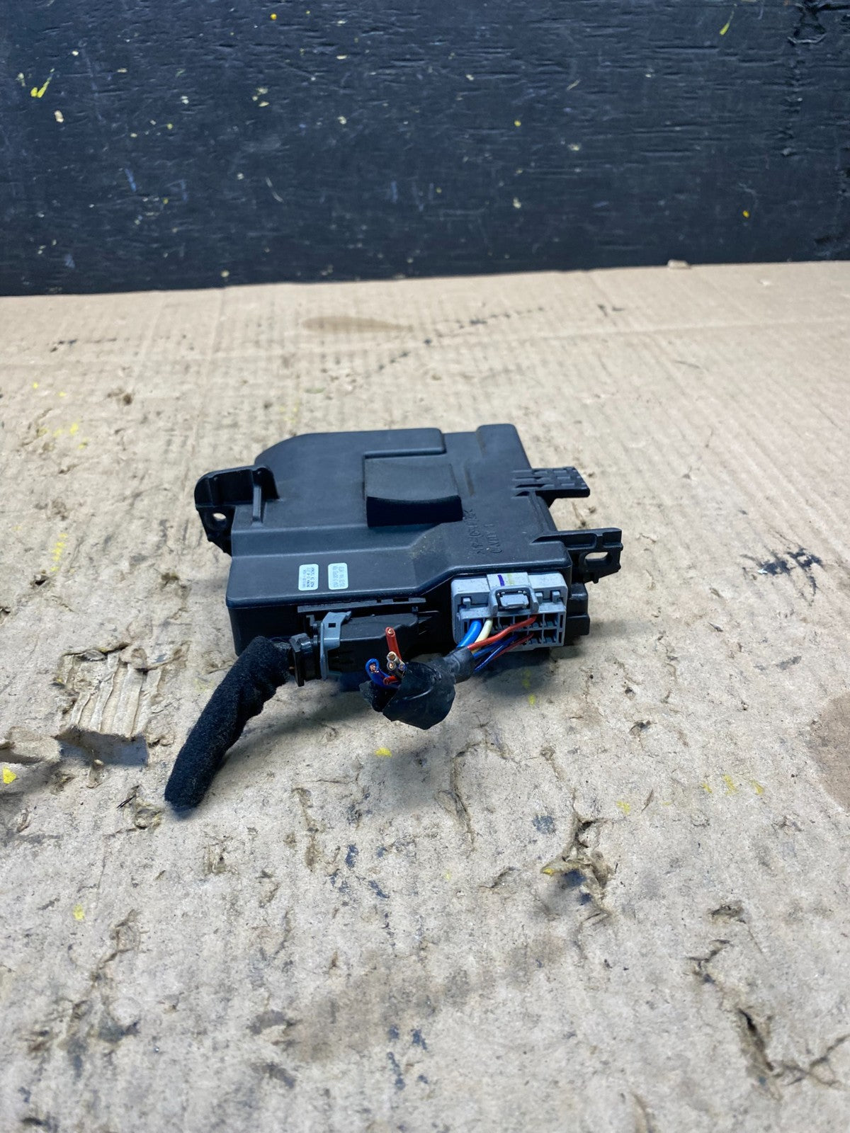 2006-2014 Kia Sedona Entourage Power Sliding Door Control Module P7922 DG4