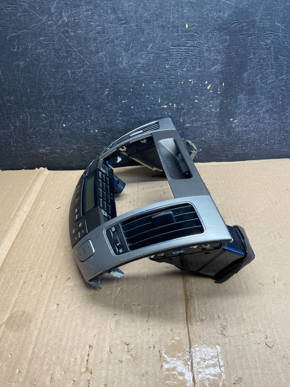 2009 - 2010 Hyundai Sonata Center Radio Climate Control Air Vent Bezel AH5635 PS2
