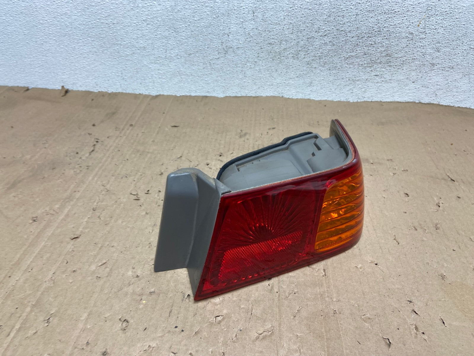2000 to 2001 Toyota Camry Right Passenger Rh Tail Light AE9302 LK2