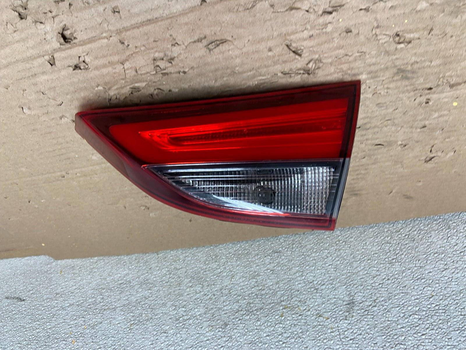 2014 2015 2016 Hyundai Elantra Sedan Right Passenger Inner Tail Light AB1617 DG0
