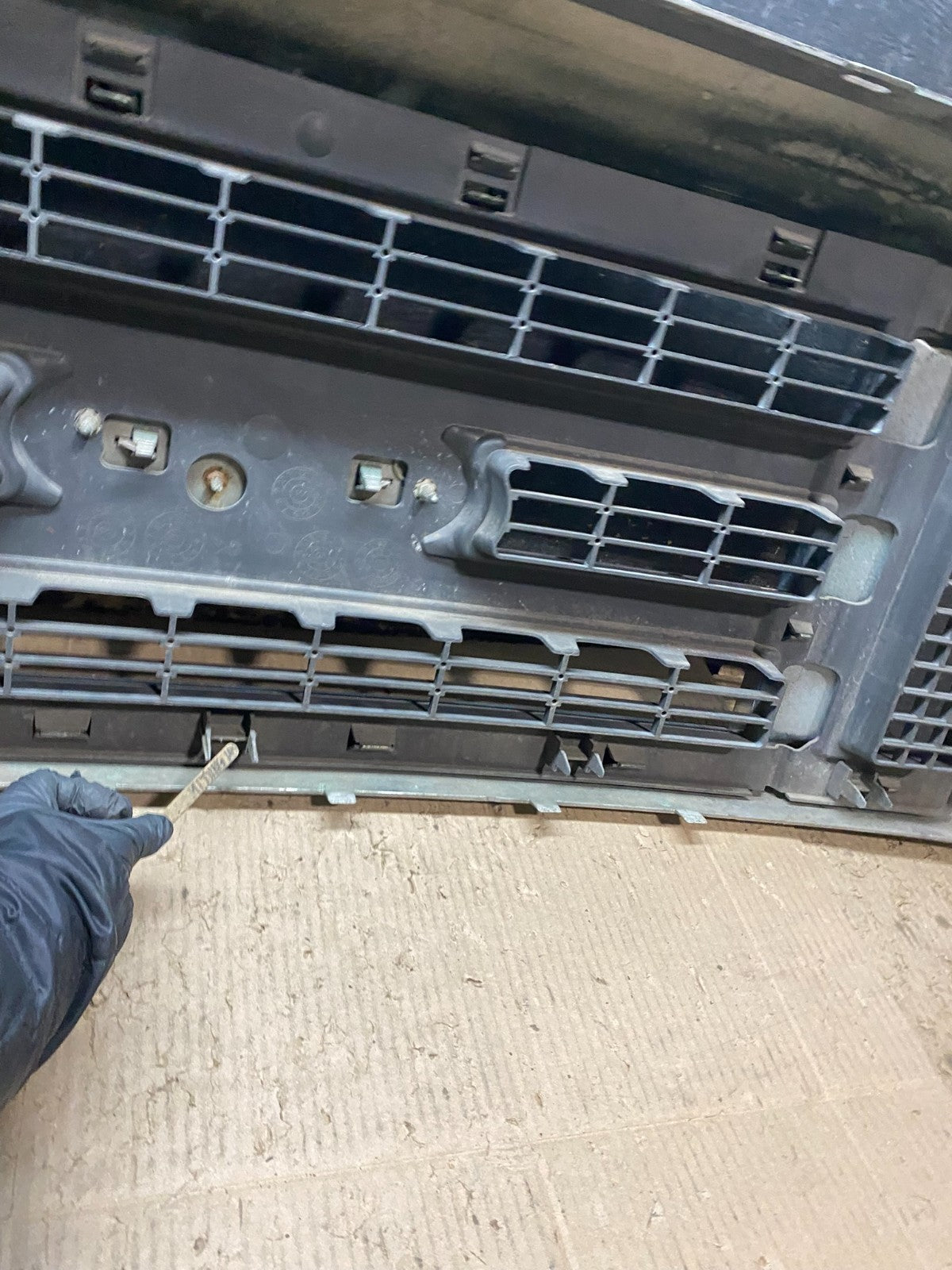 2008 to 2014 Ford Econoline E150 E250 Front Upper Chrome Grill Grille X9387 DG12
