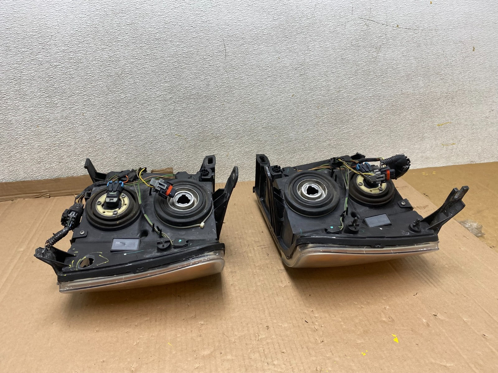 2007 - 2014 GMC Sierra Left+Right Halogen Headlights U8455 DW14