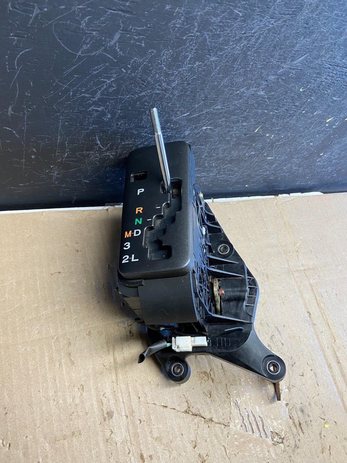 1998 to 2002 Lexus GS300 Center Console Shifter w/ Knob AE1966 DG0