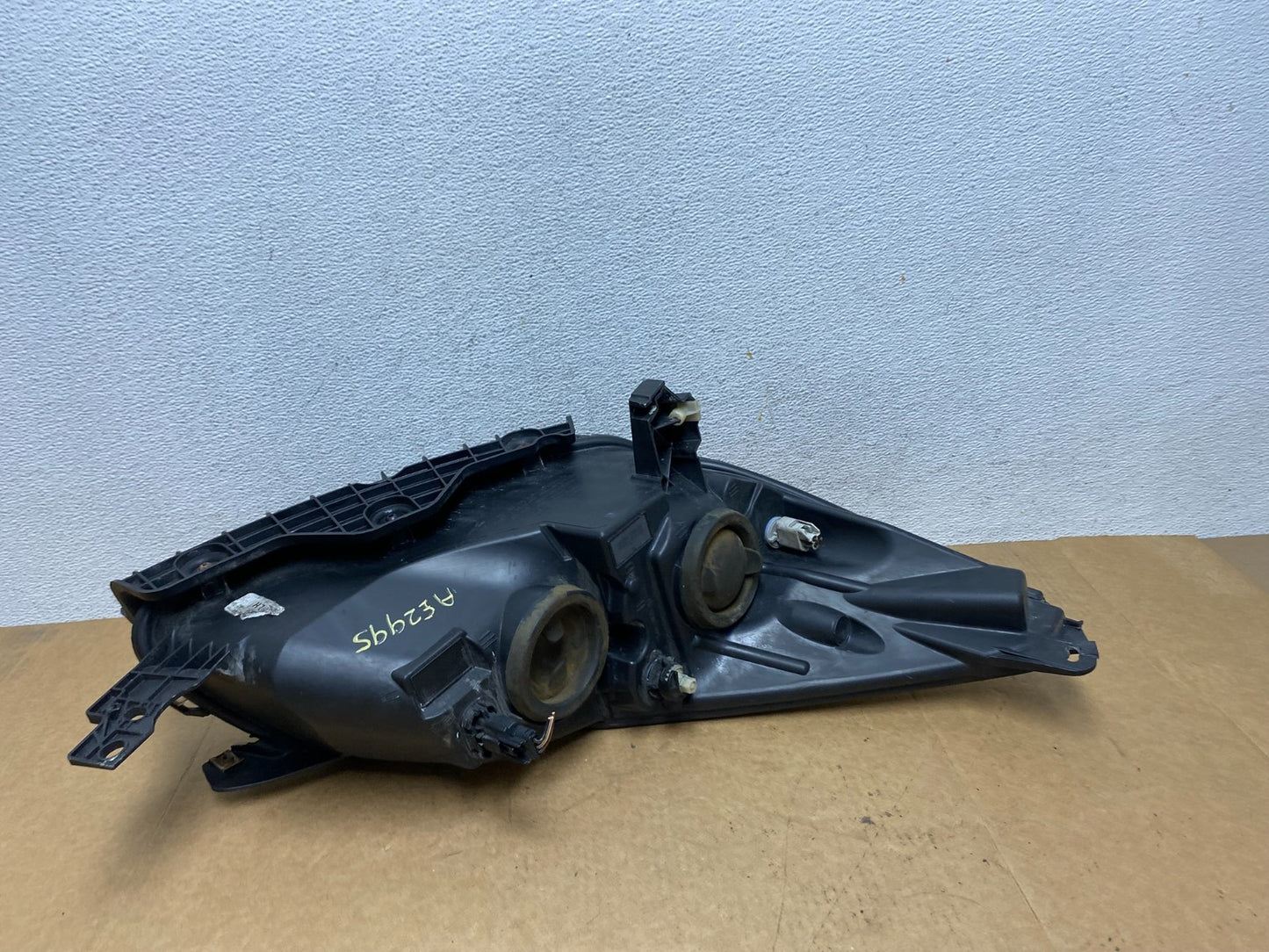 2013 - 2016 Ford Escape Headlight Left Driver Lh Side Halogen AE2995 DW6
