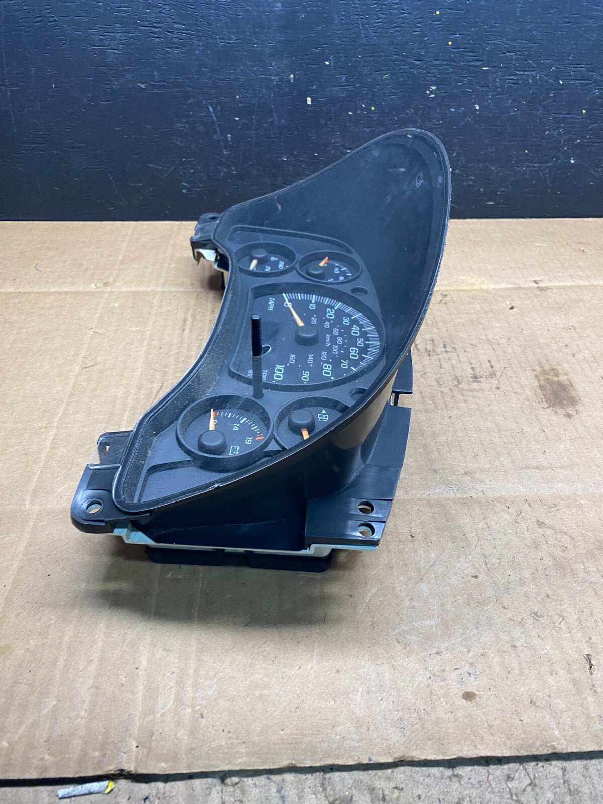 2004 to 2007 Chevrolet Express Speedometer Cluster Gauge O1331 PS2