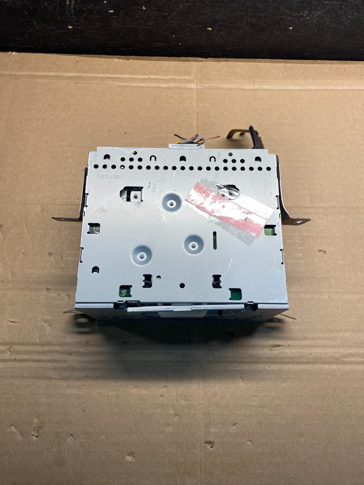 2006-2011 Mitsubishi Endeavor AM/FM/CD/MP3 Radio Head Unit Receiver AE9882 DW4