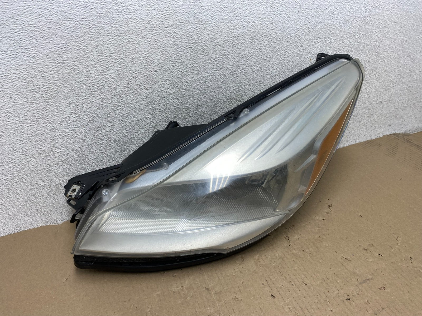 2013 - 2016 Ford Escape Headlight Left Driver Lh Side Halogen AG6918 DW2