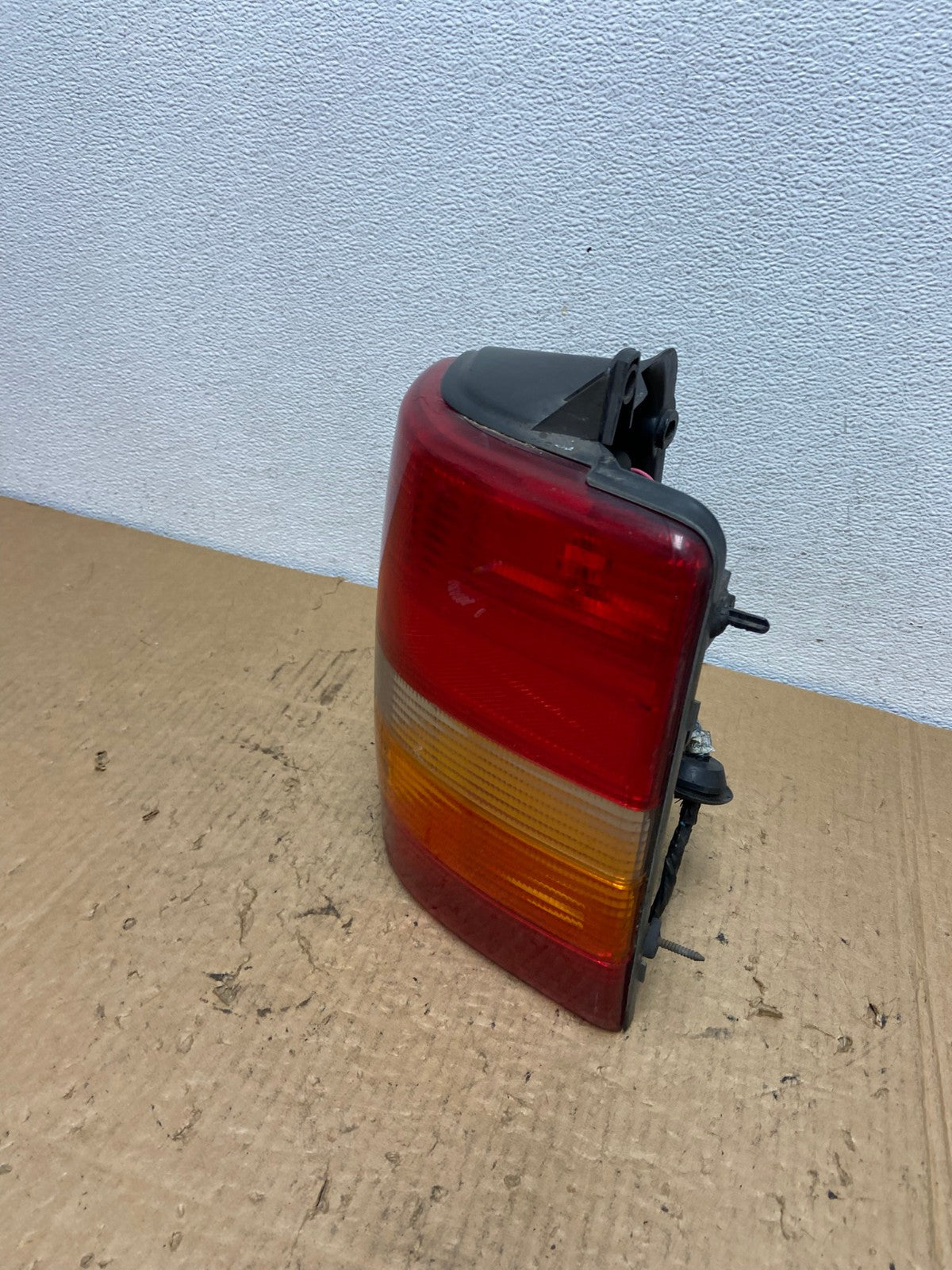 1993-1998 Jeep Grand Cherokee ZJ Right Passenger Side Rh Tail Light AC8275 LK1