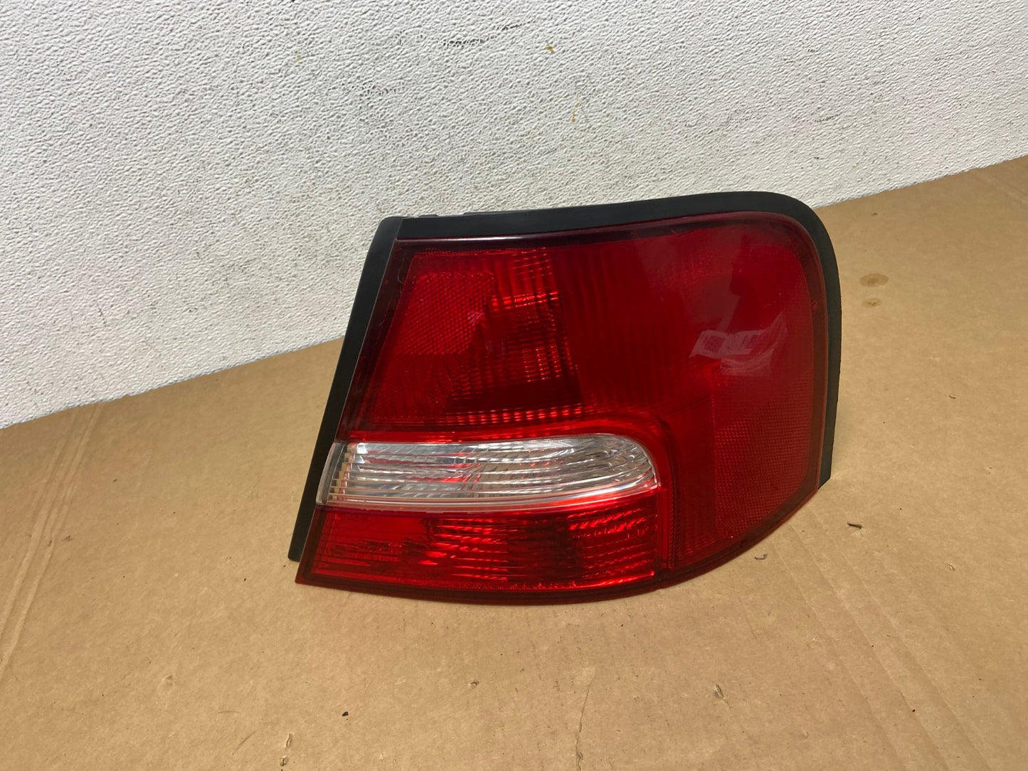 2000 to 2001 Nissan Altima Tail Light Right Passenger Rh Side AD2582 LK0