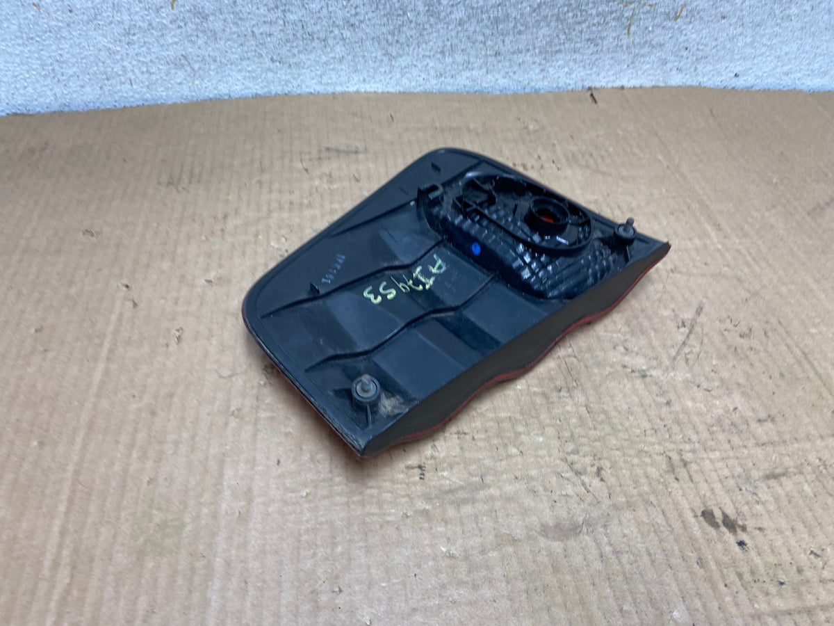 2001- 2004 Toyota Sequoia Driver Left Side Tail light Inner AI7953 LK4