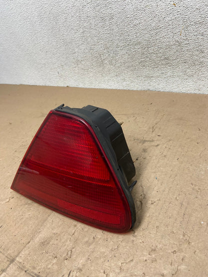 1998 - 2002 Honda Accord Coupe 2-door Right Passenger Tail Light AG4910 LK2