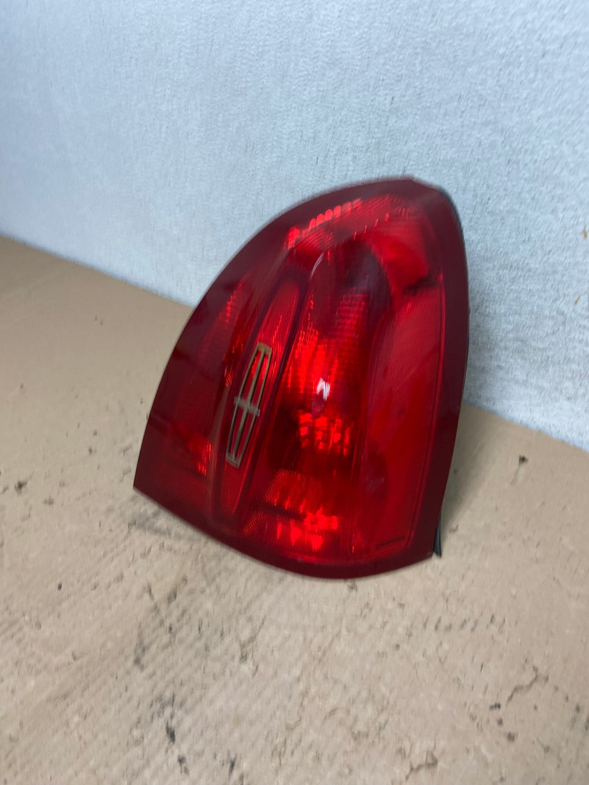 1998 to 2002 Lincoln Town Car Right Passenger RH Tail Light AF4302 LK1