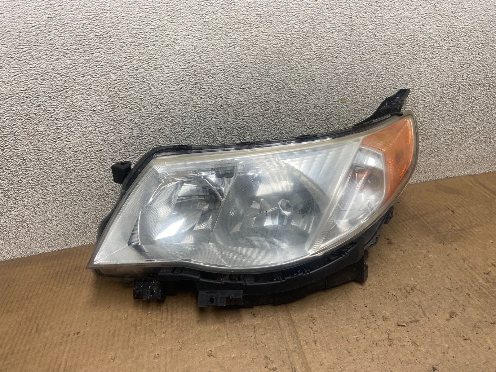 2009-2013 Subaru Forester Left Driver LH Halogen Headlight AA6892 DW0
