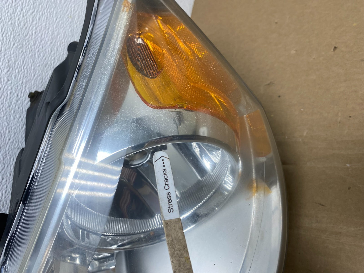 2008 to 2016 Chrysler Town and Country Left+Right Side Headlights AG1109 DW6