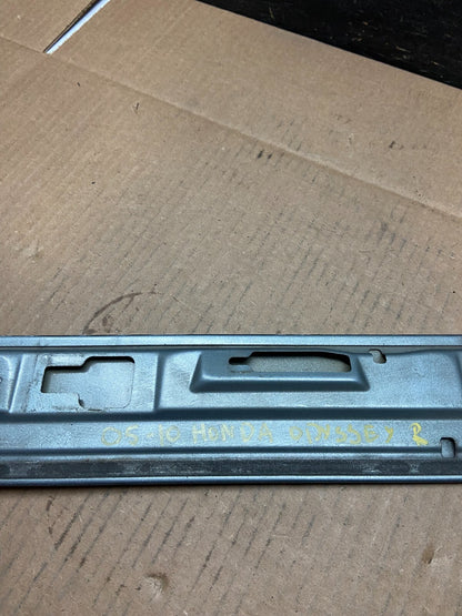 2005 to 2010 Honda Odyssey Right Side Rail Cover Quarter Trim Molding J14168