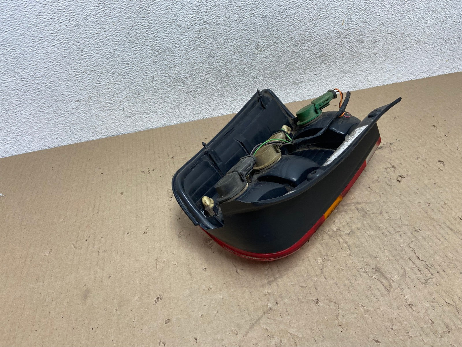 2001 to 2007 Ford Escape Left Driver Lh Side Tail Light AG6545 LK5