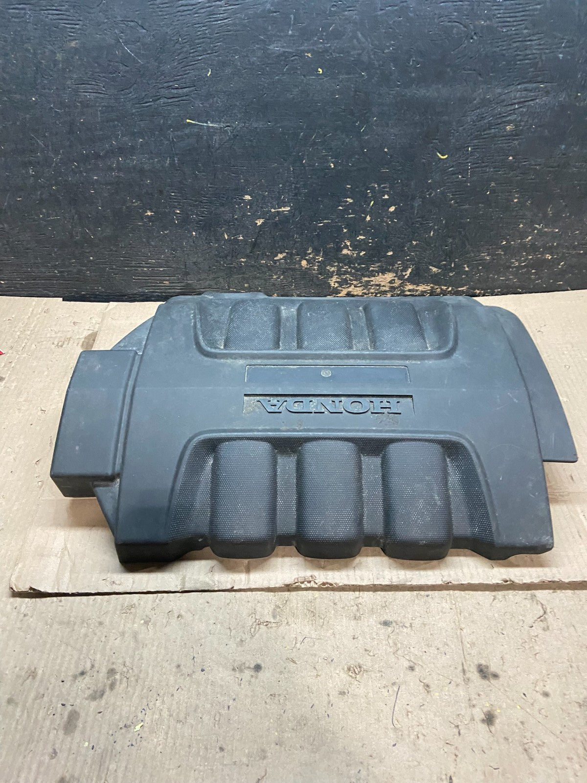 2005 to 2007 Honda Odyssey Black Engine Cover OEM X7735 DG1