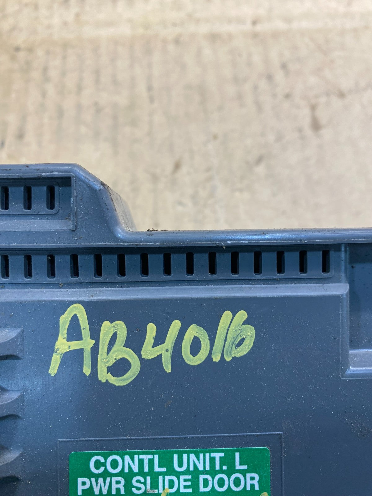2008 - 2010 Honda Odyssey Rear Left Driver LH Sliding Door Module ab4016 DG3