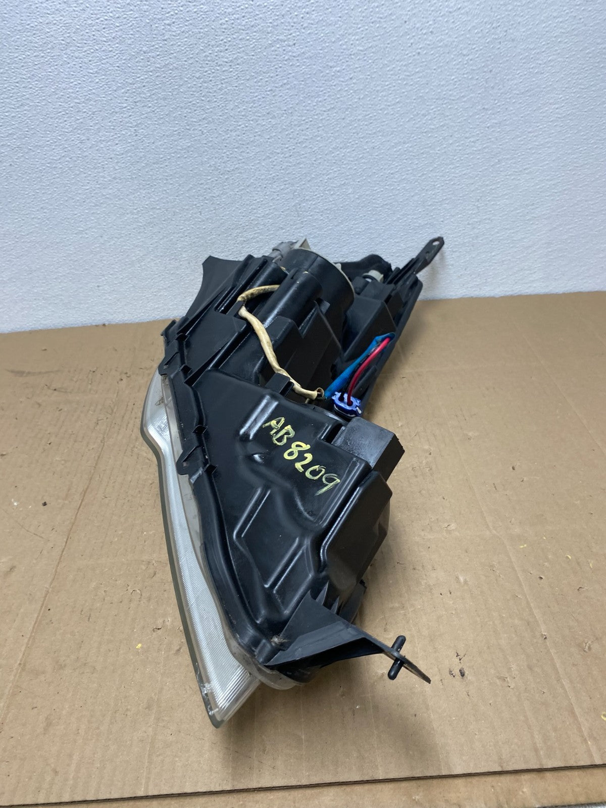 2010 2011 2012 Subaru Legacy Outback Left Driver Halogen Headlight AB8209 DW6