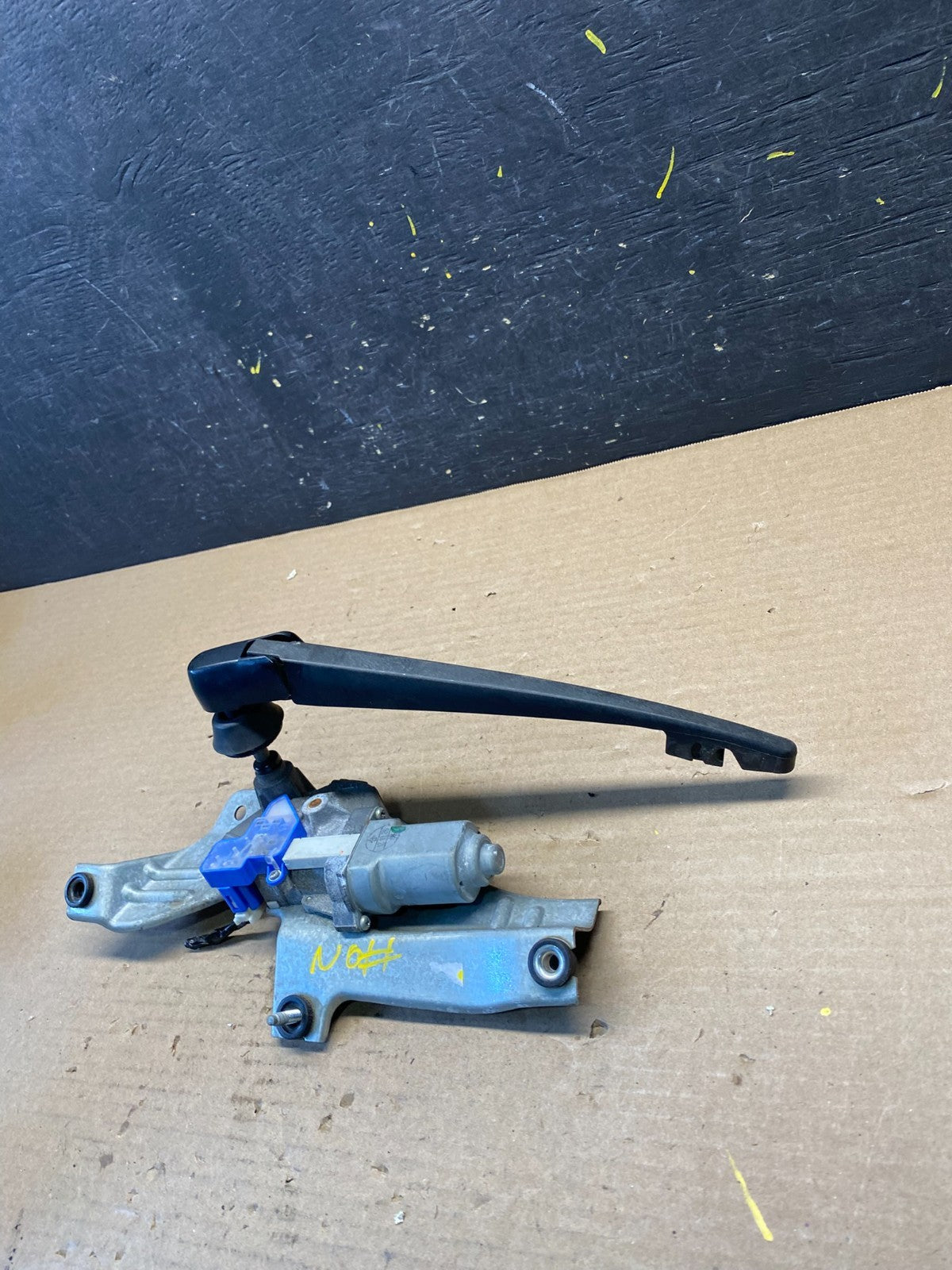 2010 to 2013 Subaru Forester Rear Windshield Washer Wiper Motor S2793 DG2