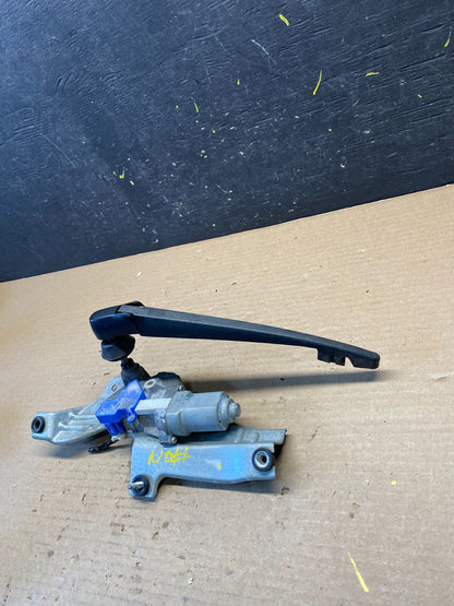 2010 to 2013 Subaru Forester Rear Windshield Washer Wiper Motor S2793 DG2