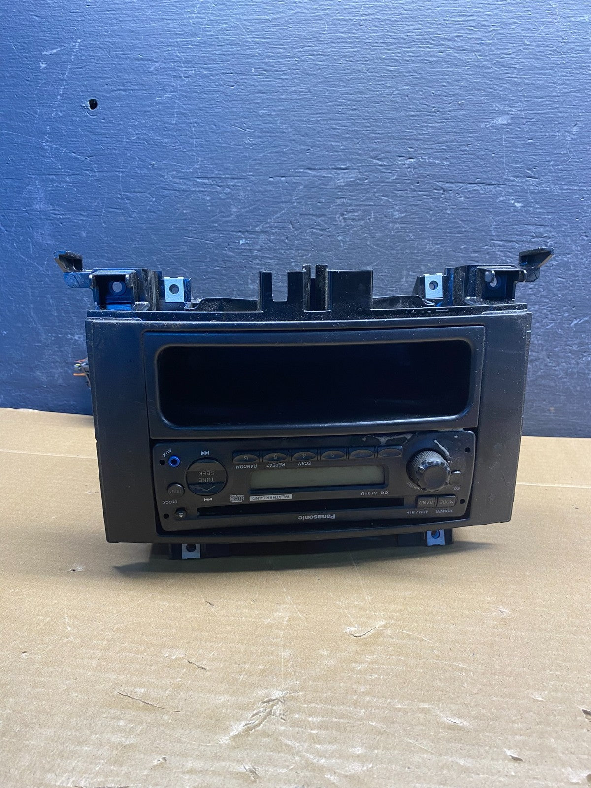 2009 Freightliner Sprinter CD PLAYER Equipment Radio PANASONIC CQ5101U AD6609 DG0