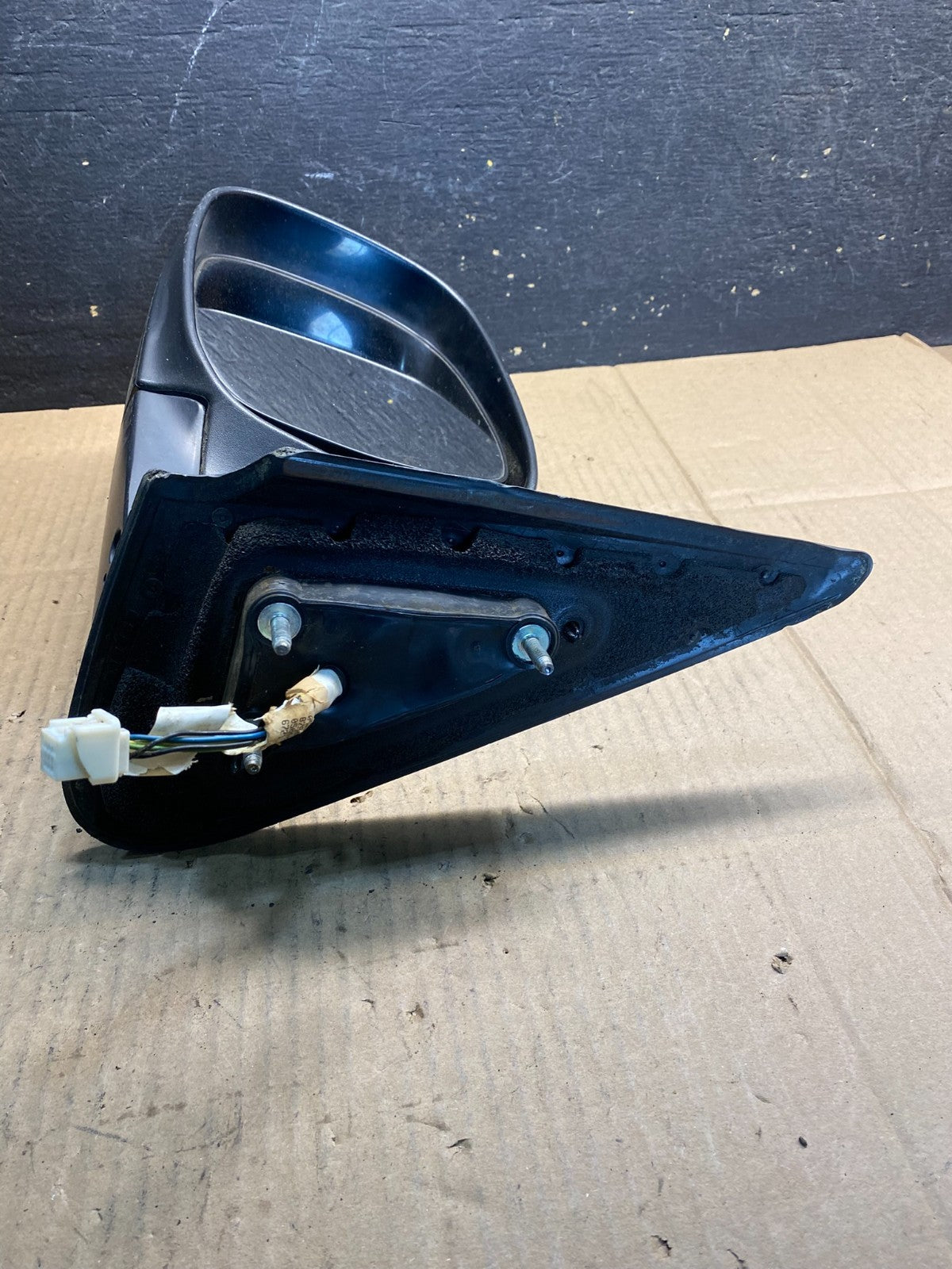 2001 to 2006 Toyota Sequoia Left Driver View Door Mirror OEM AB0589 MS4