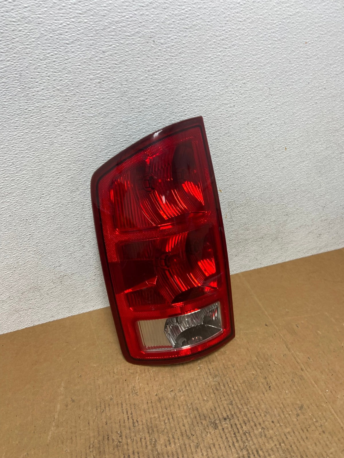 2002 to 2006 Dodge Ram 1500 Left Driver side Tail Light AE0206 LK2