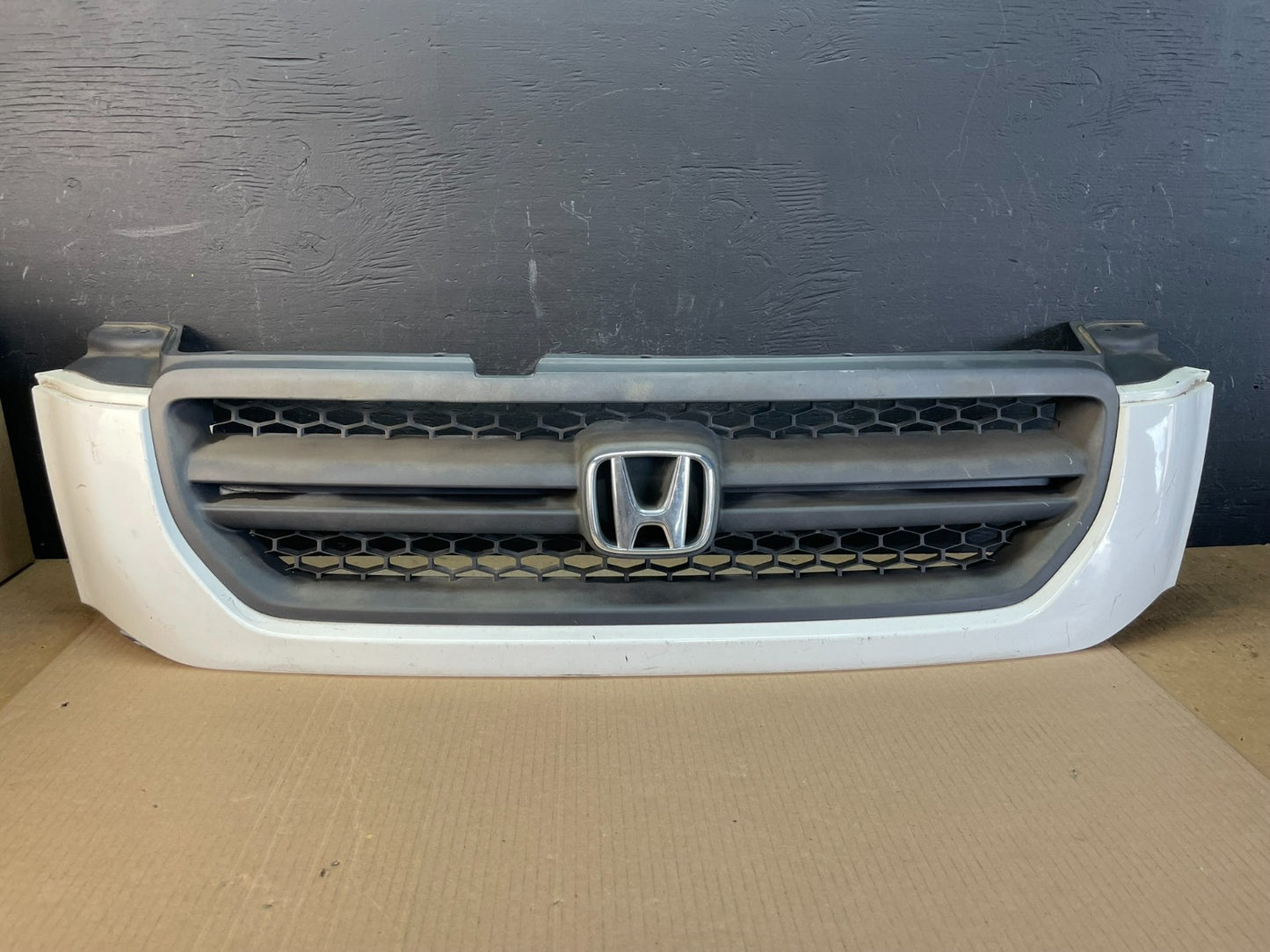 2003 2004 2005 Honda Pilot Front Upper Grill Grille Oem AC1948 DG0