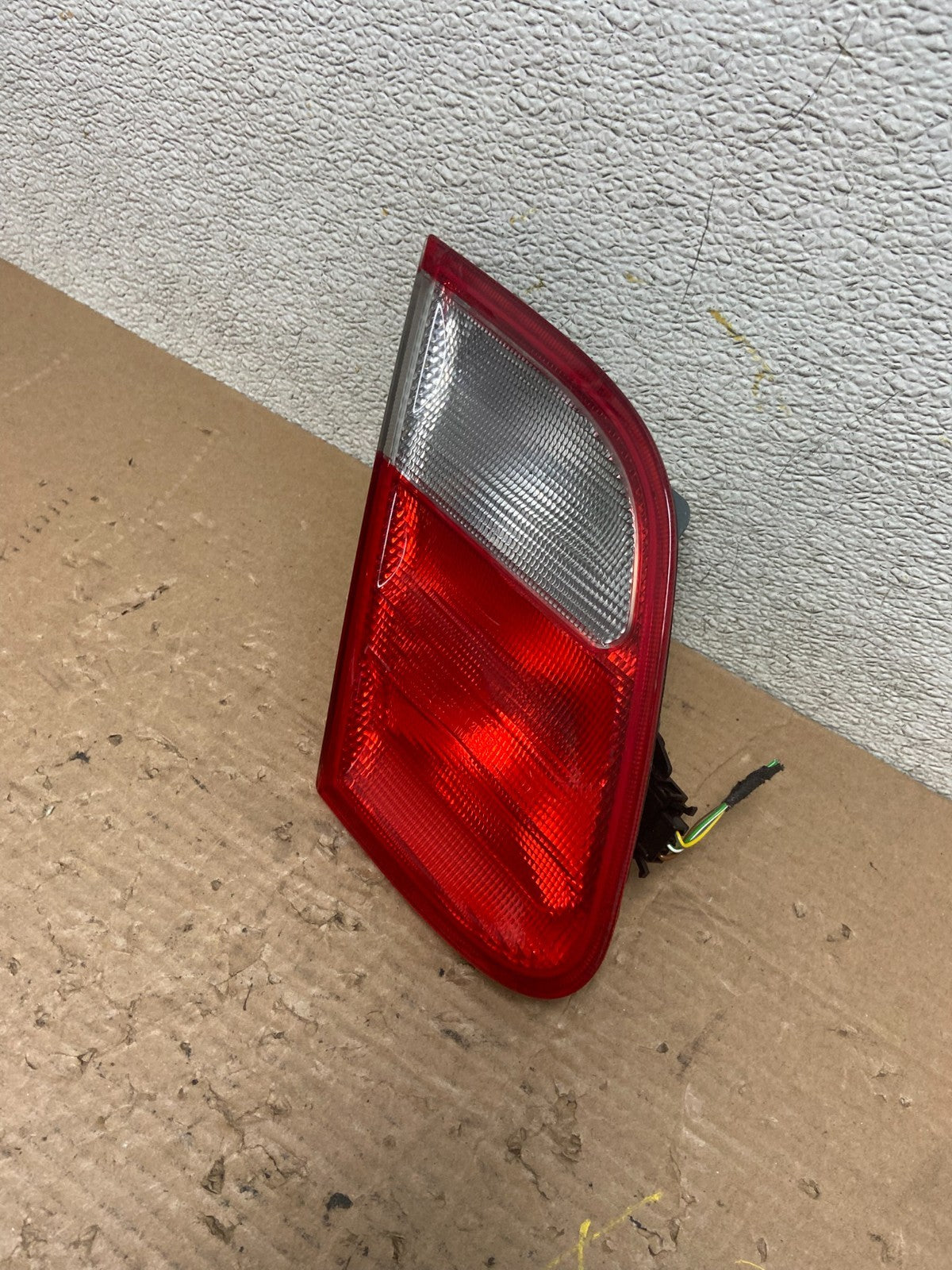 1998-2003 Mercedes Benz CLK Inner Left Driver LH Side Tail Light Lamp R0955 DW1