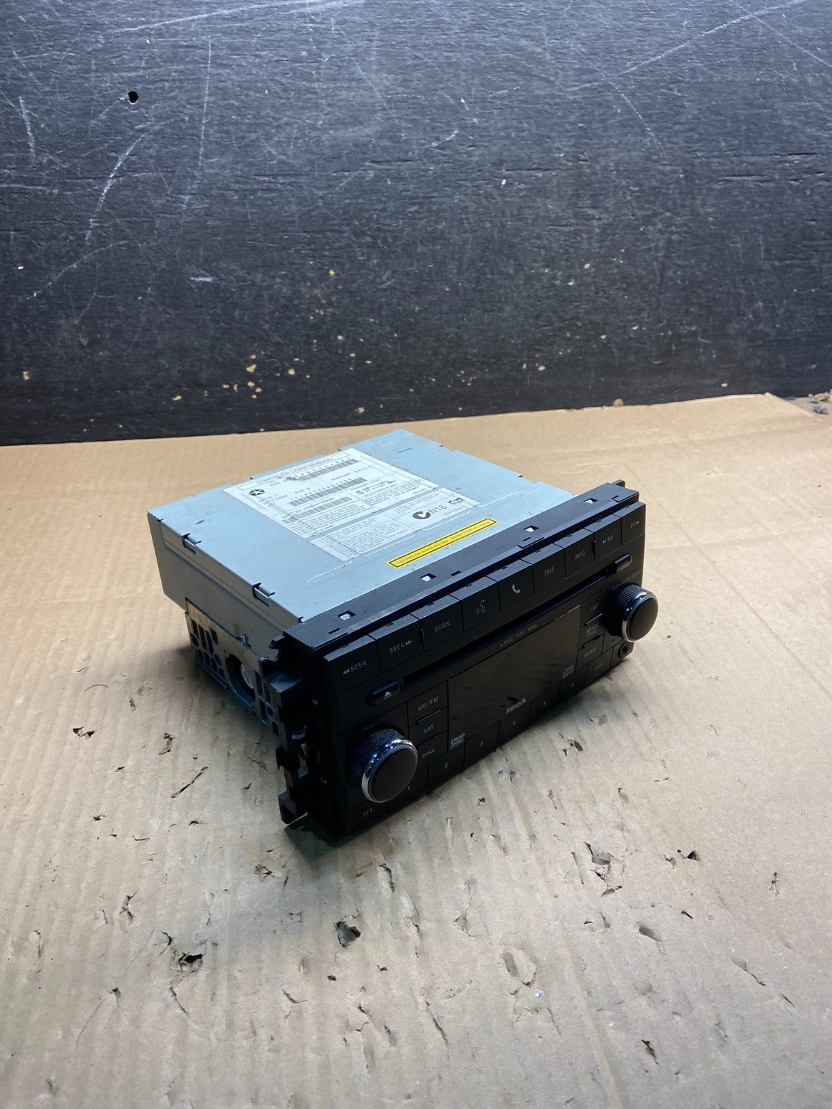 2010 Dodge Journey AM FM Radio 6 Disc CD Player Receiver y3665 DG1